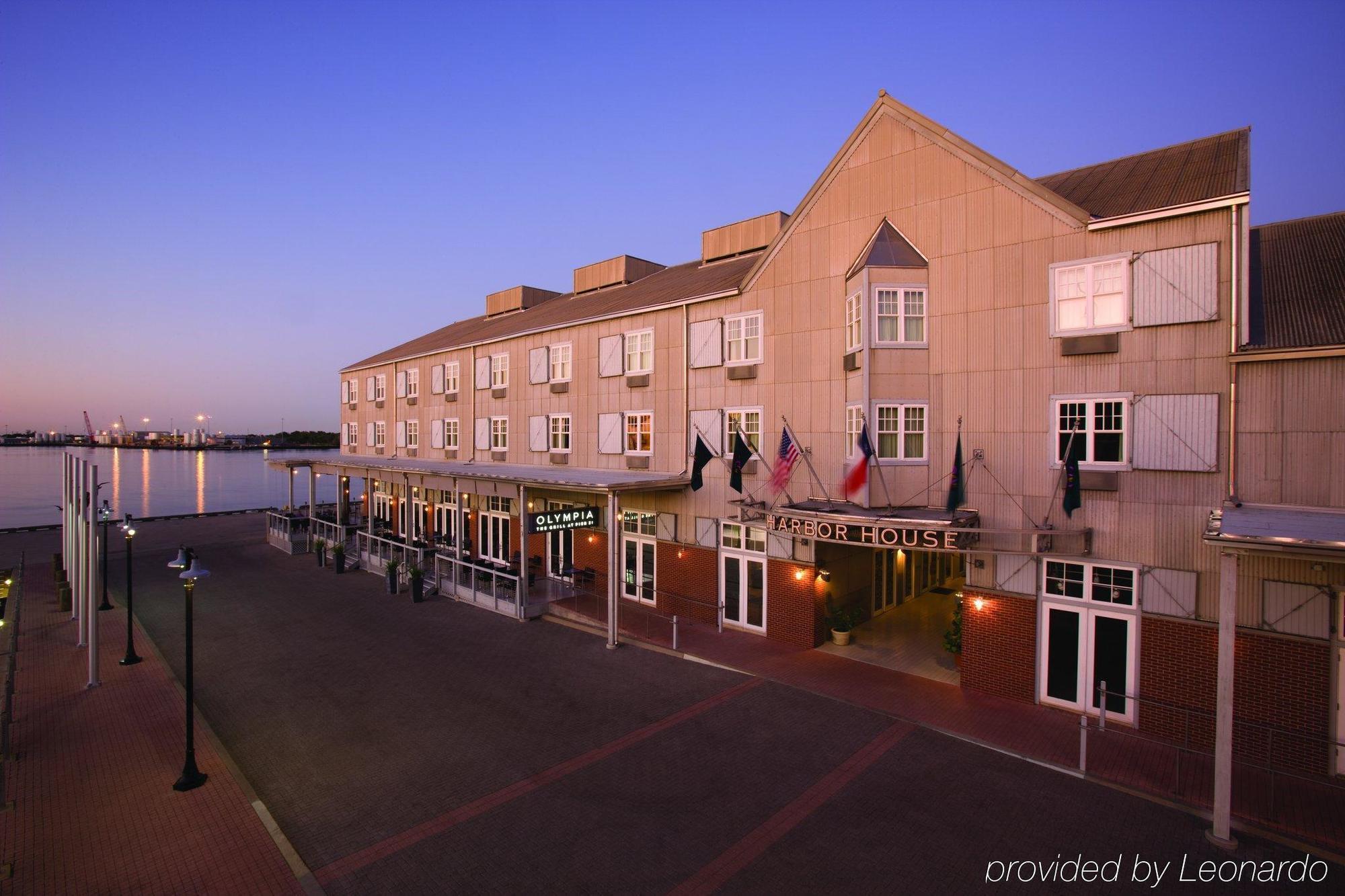 Harbor House Hotel And Marina Галвестон Экстерьер фото