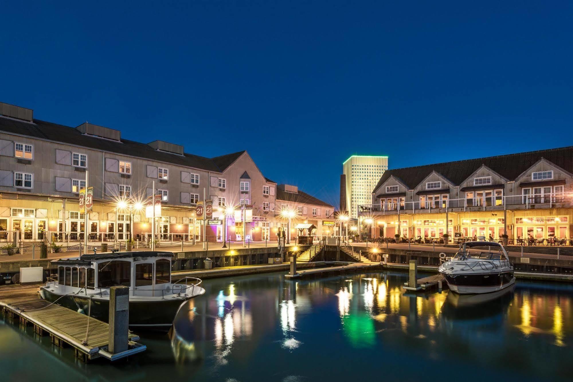 Harbor House Hotel And Marina Галвестон Экстерьер фото