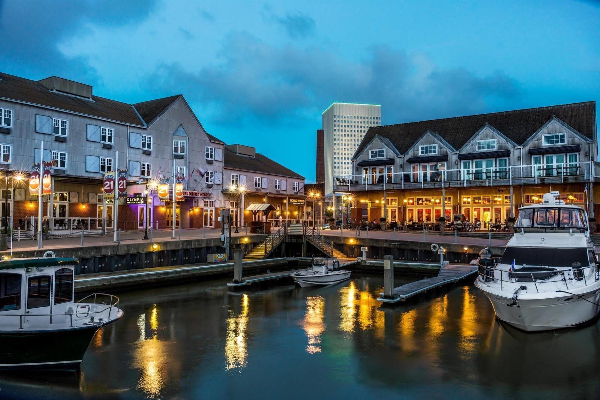 Harbor House Hotel And Marina Галвестон Экстерьер фото